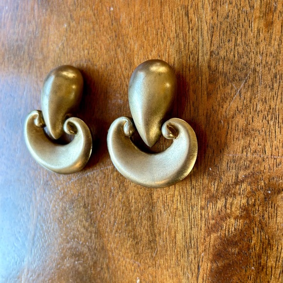 Vintage Chunky Hinged Door Knocker Modernist Clip On Earrings - Picture 5 of 8